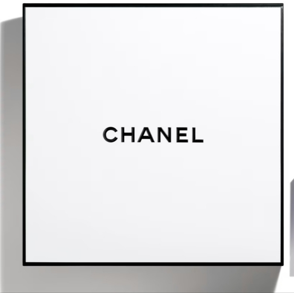 CHANEL Jelly Tote - Picture 11 of 14